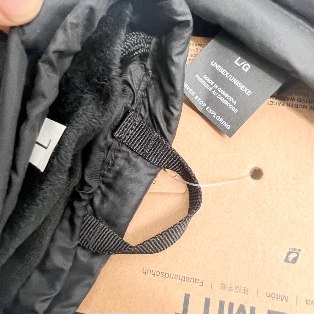 The North Face Nuptse Mittens - Picture 8 of 10